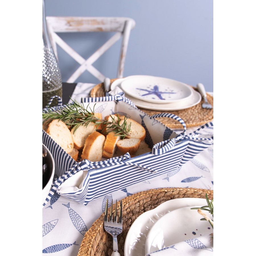 naf47-bread-basket-35x35x8-cm-blue-white-cotton-fishes-square-kitchen-gift (1) naf47 bread basket 35x35x8 cm blue white cotton fishes square kitchen gift 1 Забудьте про крихти на столі! Цей елегантний текстильний кошик збереже хліб свіжим та додасть стилю вашій кухні чи їдальні. <ul> <li>100% бавовна: Натуральний, легко переться, довговічний матеріал.</li> <li>Розмір 8 x 35 x 35 см: Ідеально вміщує стандартний хліб чи випічку.</li> <li>Колір синій/білий: Свіжий акцент для будь-якого інтер'єру.</li> <li>Вага 0.13 кг: Легкий та зручний у використанні та зберіганні.</li> </ul>