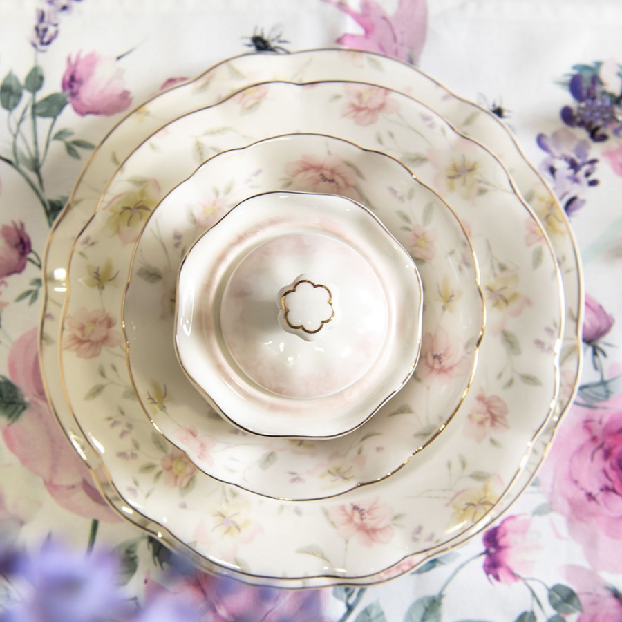 twfdp-breakfast-plate-o-19-cm-white-pink-porcelain-flowers-round-plate (4) twfdp breakfast plate o 19 cm white pink porcelain flowers round plate 4 Вишукана порцелянова тарілка, що додасть елегантності кожній трапезі! Ідеальна для сервірування та створення особливої атмосфери. <ul> <li>Порцеляна: Насолоджуйтесь вишуканістю та легкістю у догляді.</li> <li>Діаметр 19 см: Оптимальний розмір для подачі закусок, десертів чи салатів.</li> <li>Білий колір: Підкреслить красу ваших страв та пасуватиме до будь-якого інтер'єру.</li> <li>Легка вага (0.20 кг): Зручна у використанні та зберіганні.</li> </ul>