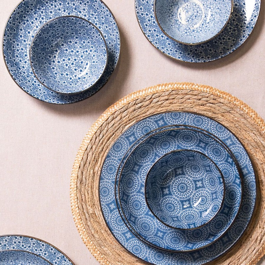 6cefp0044-dinner-plate-o-26-cm-blue-ceramic-round-dining-plate (1) 6cefp0044 dinner plate o 26 cm blue ceramic round dining plate 1 Елегантна тарілка Clayre&Eef додасть вишуканості вашій трапезі! Ідеальна для особливих випадків та щоденного використання. <ul> <li>Кераміка преміумкласу: Насолоджуйтесь довговічністю та неперевершеним стилем.</li> <li>Біло-синій колір: Підкреслить красу ваших страв та додасть елегантності сервіруванню.</li> <li>Розміри 60 x 21 x 7 см: Зручна для подачі різноманітних страв, від закусок до основних блюд.</li> <li>Від Clayre&Eef: Гарантія бездоганної якості та витонченого дизайну.</li> </ul>