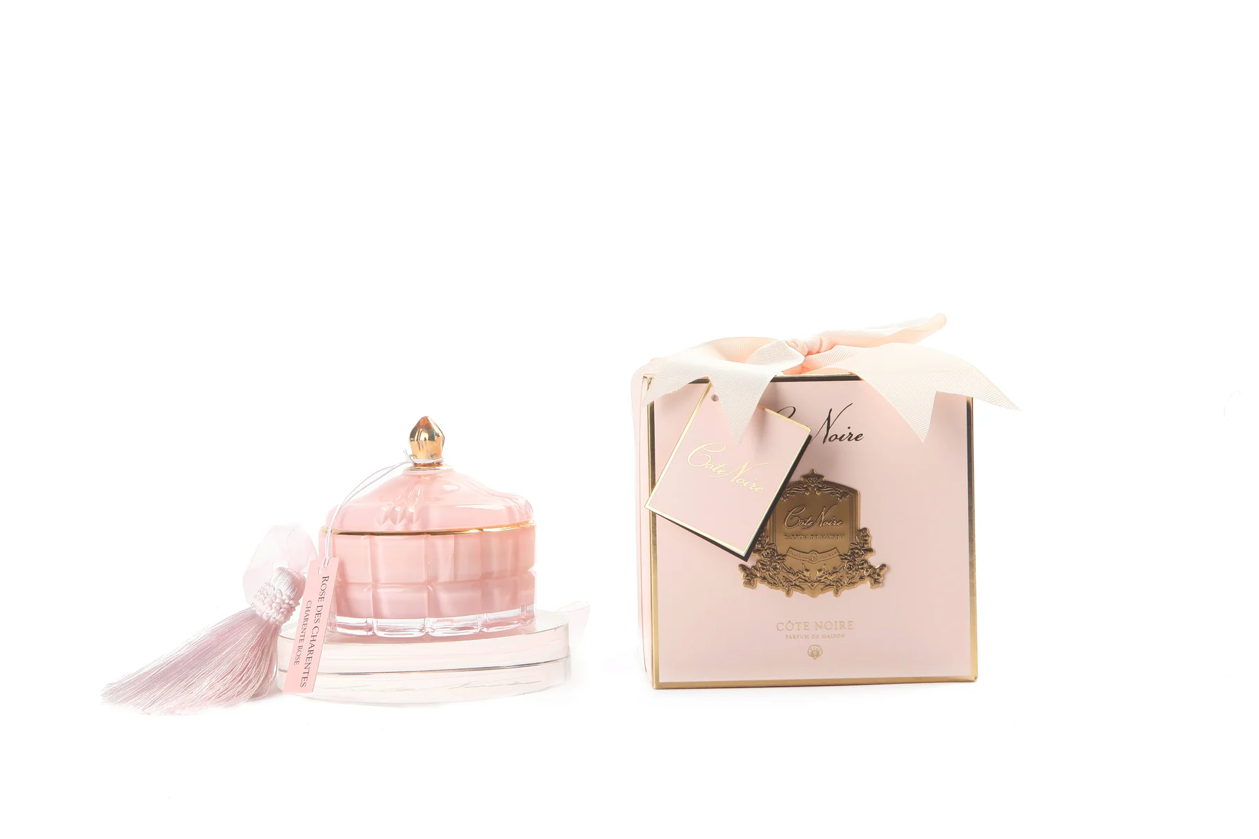 Limited-Editioncandle-ArtDeco-Pink_1800x1200 limited editioncandle artdeco Размер: 10*10*10 см Вес: 185 г Цвет: розовый, золотой Материал: воска Ecoluxe, стекло Производитель: Cote Noire, Франция