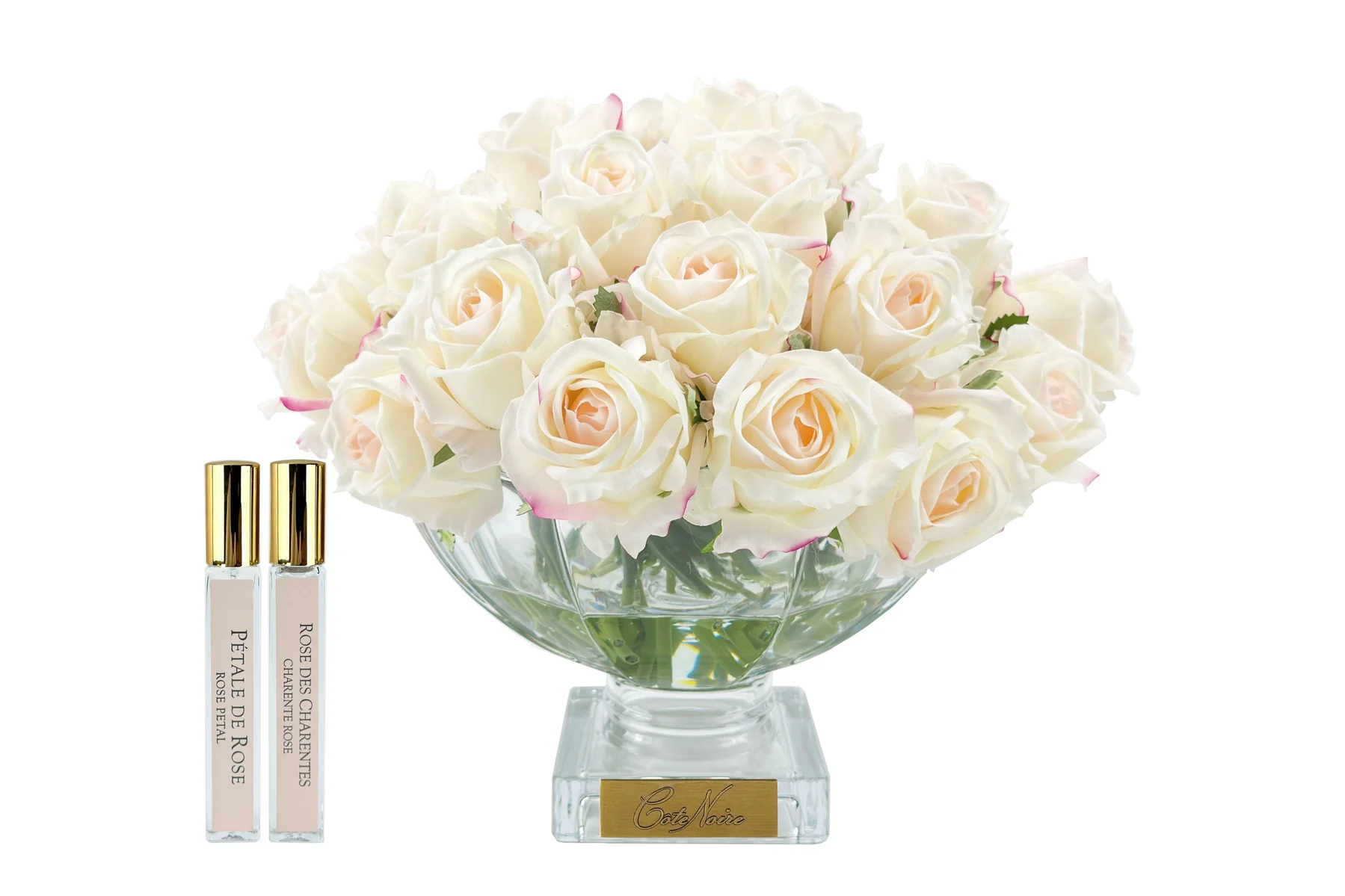 Centrepiece36rosebudsinclearglass-BlushwithgoldbadgeSMALL_1800x1199 centrepiece36rosebudsinclearglass <span class="jCAhz JpY6Fd"><span class="ryNqvb">Этот роскошный аромабукет из коллекции Couture Square – воплощение французской элегантности.</span></span> Технические характеристики <ul> <li>Размер: 31*33*33 см</li> <li>Вес: 4,5 кг</li> <li>Цвет: белый, прозрачный, золотой</li> <li>Материал: полимер, стекло</li> <li>Производитель: Cote Noire, Франция</li> </ul>