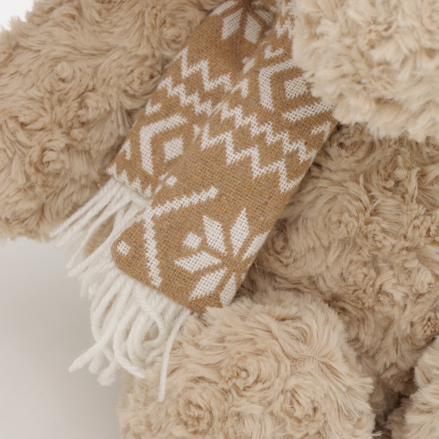 Detailbild-DS4qhDmT-zoom detailbild ds4qhdmt zoom <ul> <li data-start="897" data-end="926"><strong data-start="897" data-end="908">Розмір:</strong> 36 × 36 × 36 см</li> <li data-start="929" data-end="964"><strong data-start="929" data-end="942">Матеріал:</strong> текстиль, поліестер</li> <li data-start="929" data-end="964"><strong data-start="967" data-end="982">Наповнення:</strong> поліестер</li> <li data-start="997" data-end="1026"><strong data-start="997" data-end="1012">Оздоблення:</strong> м’який плюш</li> <li data-start="997" data-end="1026"><strong data-start="1029" data-end="1039">Колір:</strong> бежевий, світло-коричневий</li> <li data-start="1071" data-end="1100"><strong data-start="1124" data-end="1134">Бренд:</strong> Boltze Home</li> </ul>