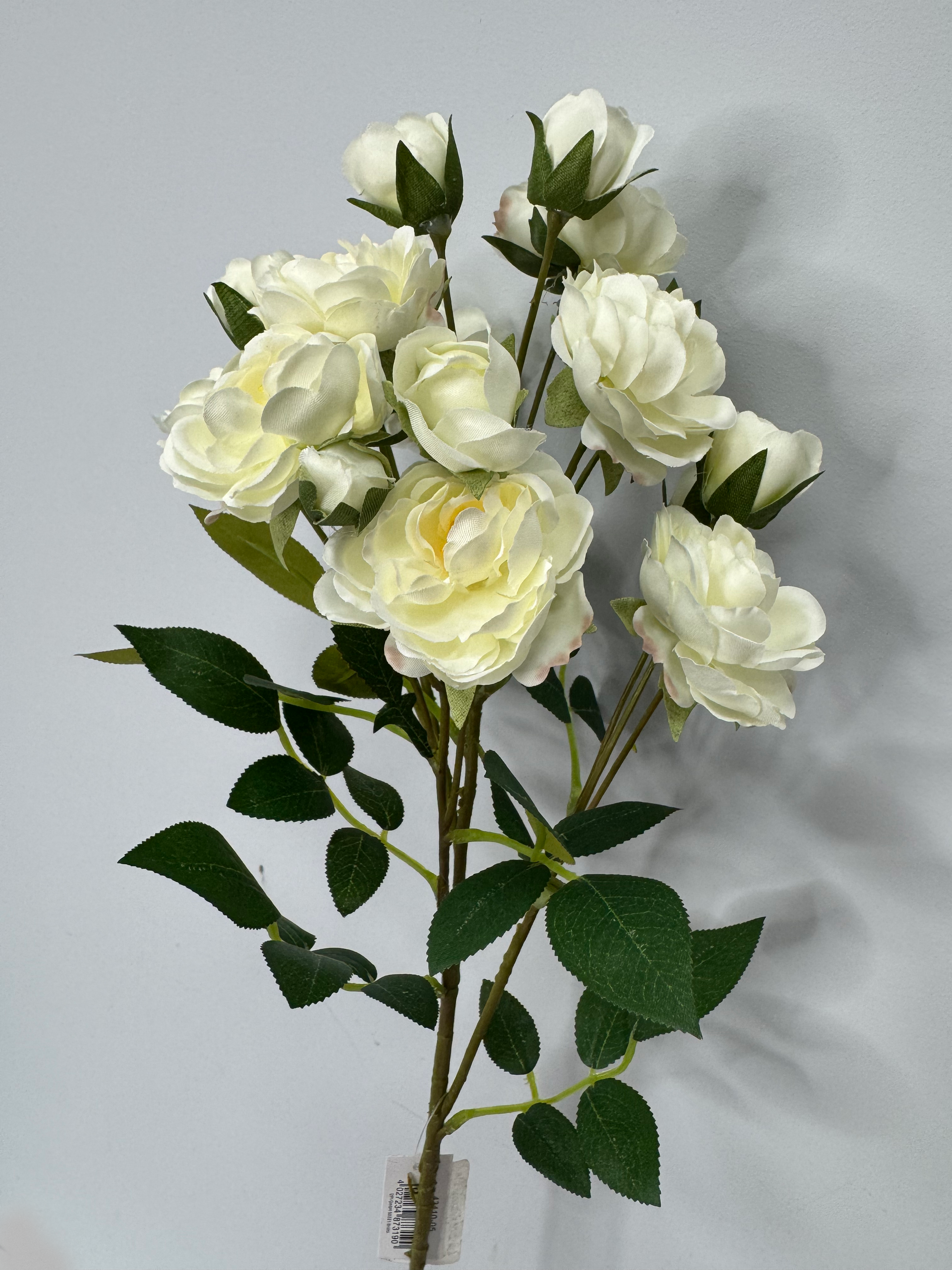троянди2 trojandi2 <strong data-start="671" data-end="690">Характеристики:</strong> <ul> <li>Тип: декоративна гілка</li> <li data-start="720" data-end="747">Модель: магнолія, весняна</li> <li data-start="720" data-end="747">Довжина: <strong data-start="759" data-end="768">90 см</strong></li> <li data-start="773" data-end="812">Стан бутонів: <strong data-start="787" data-end="810">нерозквітлі бруньки</strong></li> <li>Призначення: для інтер’єрного декору та композицій</li> <li>Країна походження: Німеччина</li> <li>Виробник: DPI</li> </ul>