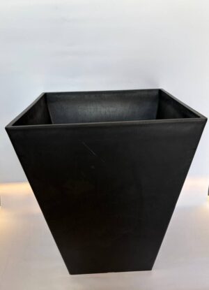 Высокое кашпо Ecostone 57 см, черное