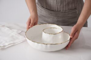 Менажниця Portofino кругла порцелянова біло-золота для закусок і соусів 22,9×22,9×5,1 см